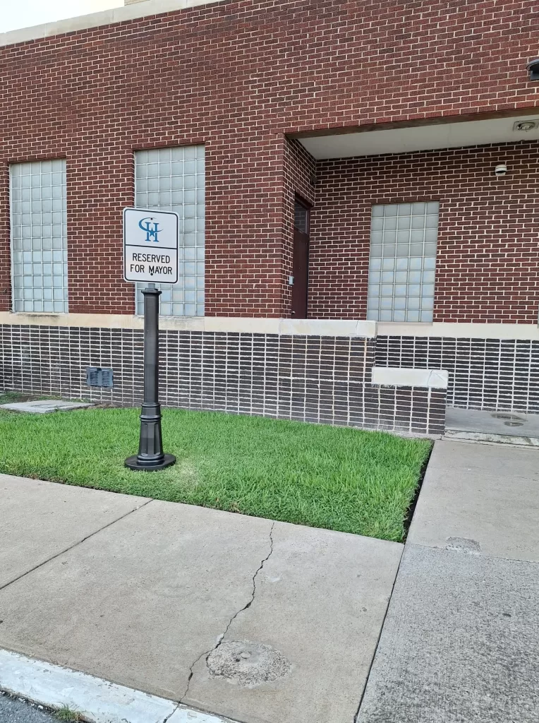 spartan-pole-cover-after-mayor-parking