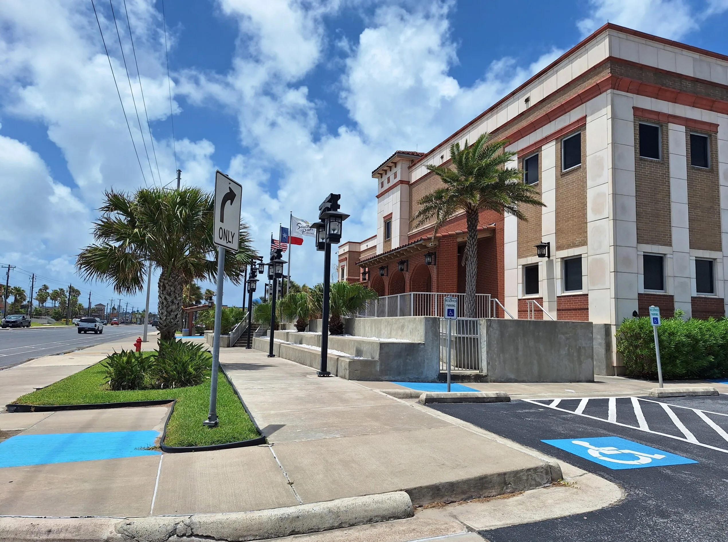 spartan-pole-cover-before-city-hall